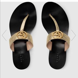 Gucci Leather thong sandals with double GG